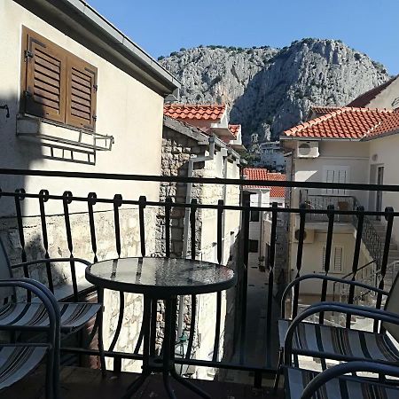 Apartman Brzovic オミシュ エクステリア 写真