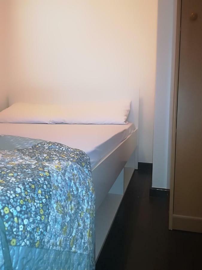 Apartman Brzovic オミシュ エクステリア 写真