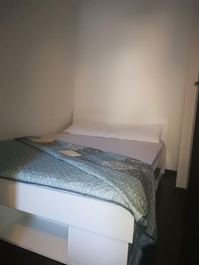 Apartman Brzovic オミシュ エクステリア 写真